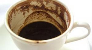 Magija na kavi: Srce je potamnjenje simbola Veliko srce u gustu kave