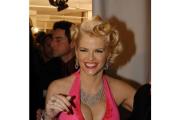 La lucha contra la depresión provocó la muerte de Annie Nicole Smith.