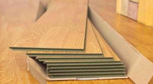 Ako správne položiť laminátové podlahy na drevo'яну підлогу
